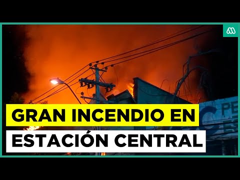 Incendio se desarrolla en Estación Central: Está cercano al Terminal San Borja