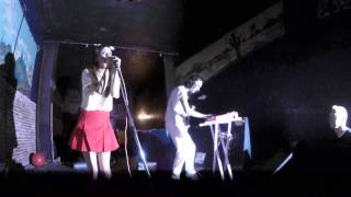 HEARTSREVOLUTION @ The Smell 03 Kiss