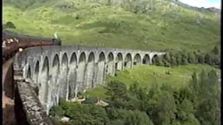preview picture of video 'Jacobite LMS 8F #48151 on Glenfinnan Viaduct, Scotland 2006'