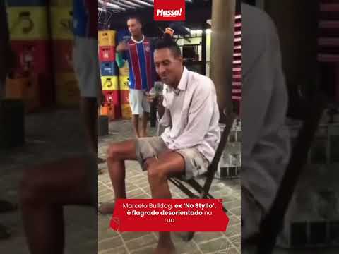 O ex-vocalista da banda ‘No Styllo’, Marcelo Bulldog, foi flagrado, na segunda-feira (3), andando
