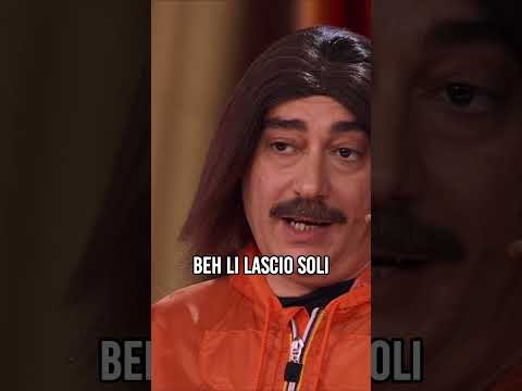 🛳️ Tu cosa fai? 😂#pinoeglianticorpi #pinolalavatrice #babbudoiu