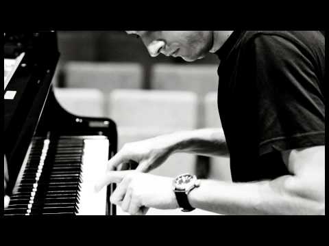 Sebastian Szymański - Metropolis (for trombone, piano and contrabass)