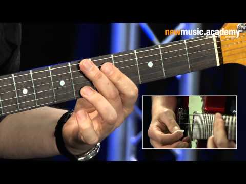 Lick of the Week 101 - Latin-Rock E7b9-Am