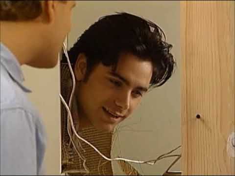 Jesse Gets Stuck In The Wall [Full house]