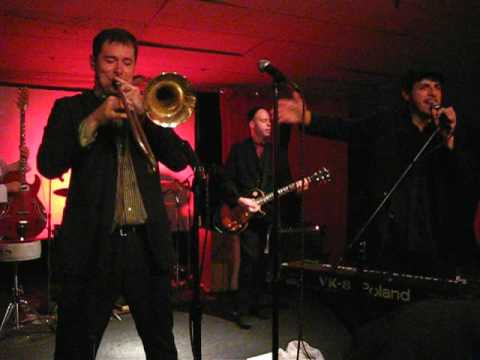 Skadventures of Ska Jenny: Slackers & HubCityStompers @ Asbury Lanes 'o9 - Slackers 12 - ENCORE!