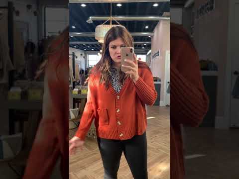 download lagu mp3 mp4 Saylor Sweater, download lagu Saylor Sweater gratis, unduh video klip Saylor Sweater