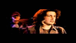 People In Planes *LIVE* performing &quot;If You Talk Too Much My Head Will Explode&quot;