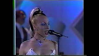 Mónica Naranjo   Solo se Vive una Vez   de "Siempre en Domingo"