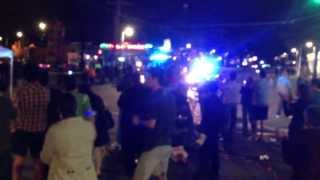 preview picture of video 'Boston SWAT Team Truck Responding to Cheers in Watertown'