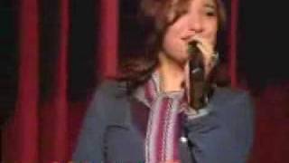 Lalaine talking on spanish