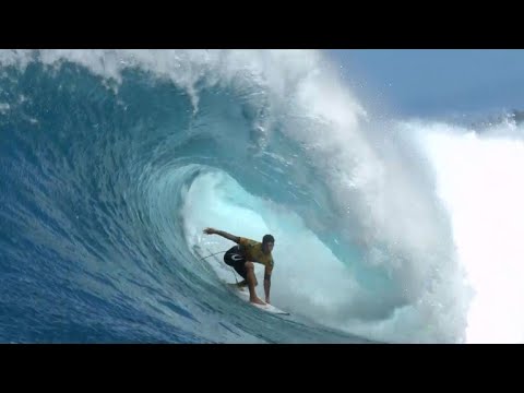 Gabriel Medina clinches 2018 World Surf League title