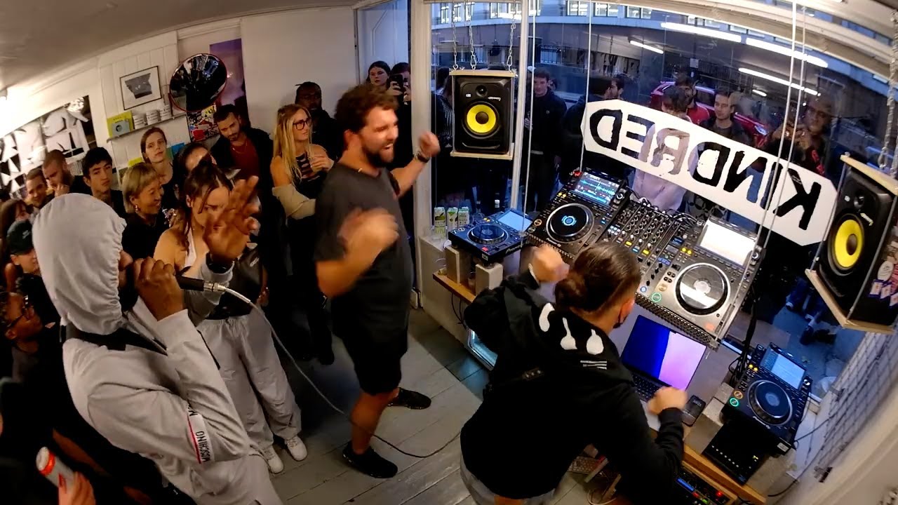 Skrillex - BADDERS RADIO: SKRILLEX + PEEKABOO + FLOWDAN + SICARIA + M1ONTHEBEAT + SARZ