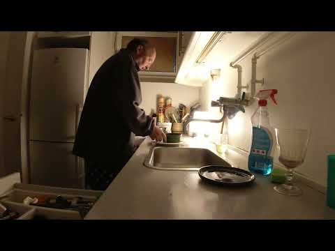 MongoTV_10303 - Mongo Madskole - KØDBOLLER i RIS og KARRY