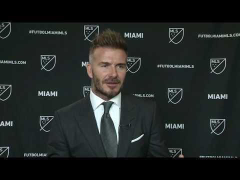 Beckham: I hope Zlatan stays at United