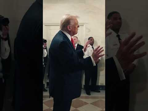 President Trump Surprises First White House Tour, CROWD ERUPTS IN ‘USA’ CHANTS 🇺🇸 – The White House