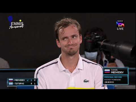 Tsitsipas smashes a bottle of water and Medvedev says 