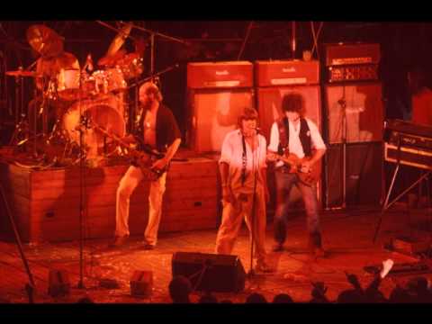 Piramis - Szabadnak születtem (live)