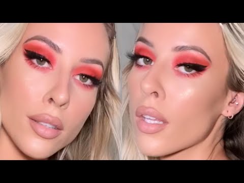 BOLD COLORFUL SMOKEY EYE