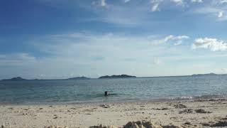 preview picture of video 'Selfie swimming video while enjoying the paradise white beach of Malcapuya Island in Coron, Palawan'