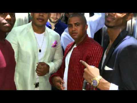 Young  izak el abecedario