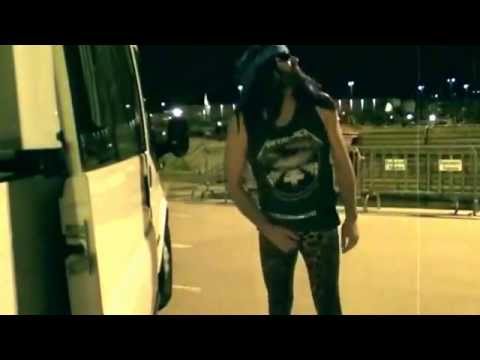 JoU T-M Dj al Pavello de Pals, 7 febrer 2015, sonoritzant i animant la festa amb covers band