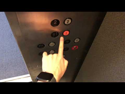 4K 60fps: Montgomery Hydraulic Elevator At Best Buy In CambridgeSide - Cambridge, Massachusetts