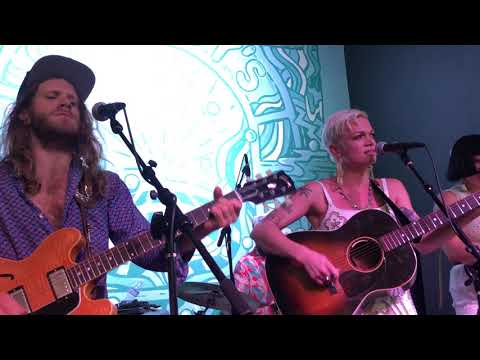 Lillie Mae - You’ve Got Other Girls For That (Grimey’s In-Store)