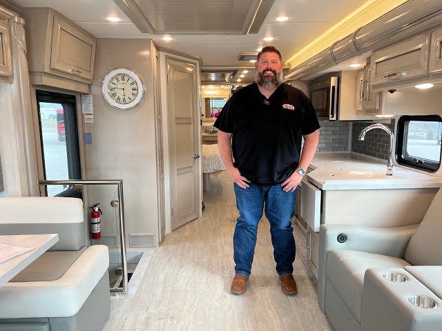 Preview image of 2024 Newmar Super Star 4059 (17N232011) youtube video