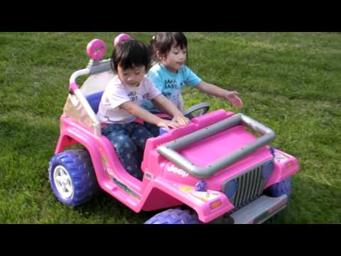 2010.05.20.twin.girls.jeep