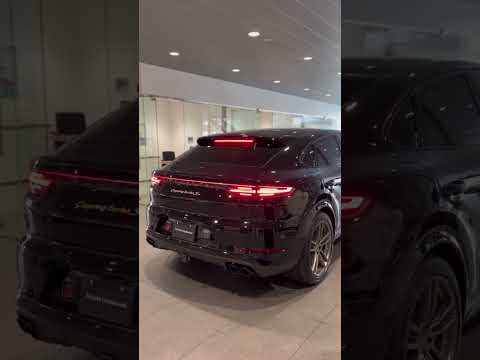 Thumbnail for 2023 Cayenne Turbo S E-Hybrid with Sport Exhaust startup