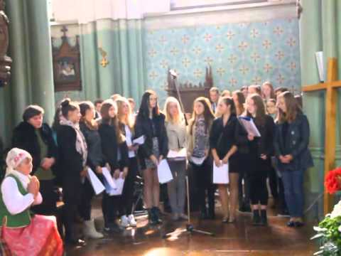 Rokiškio gimtadienis. Jaunimo giesmės per šv. Mišias bažnyčioje.