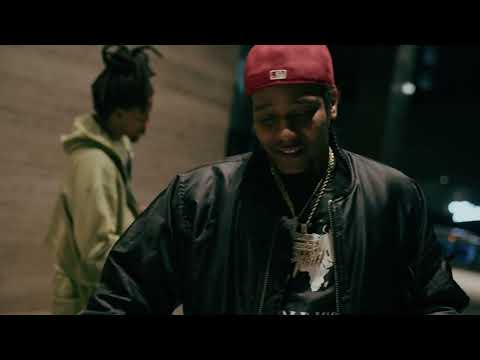 PANAMERA P - LA FAMILIA FEAT. CHASE FETTI (OFFICIAL MUSIC VIDEO)