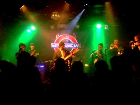 homoguru - Inside your eyes (Metro - 27.4.2011)