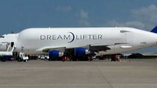 preview picture of video 'N718BA / Boeing Large Cargo Freighter ( LCF ) / DreamLifter @ TaoYuan International Airport'