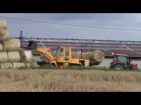 : Rolls and stacks: Agricultural machinery is preparing for winter!