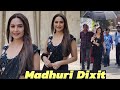Madhuri Dixit Saying Good Morning To Everyone On The Set Of Dance Deewane She Look S Pretty In Black