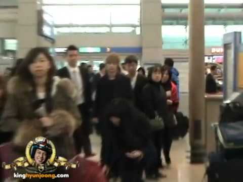 111220 KIM HYUN JOONG fancam   Incheon Int'l Airport, leaving for Hongkong   YouTube