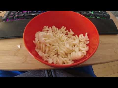MongoTV_11576 - ENGLISH VLOG - Tuesday 5.15 M - Eating Snack Chips - 9.865 Video To Go
