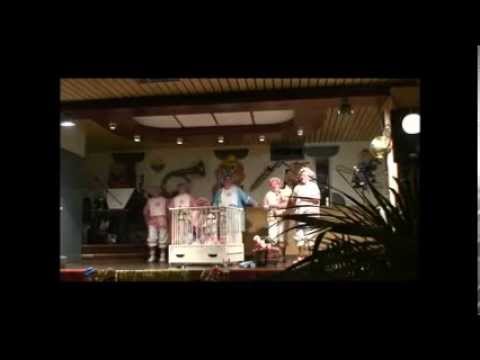 Vuuer de Vasteloavend geboare.De Sjilvese Hoonder.