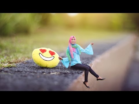 Neon Glow Effect Portrait Photoshop Tutorial