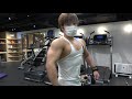背中をボッコボッコ!!