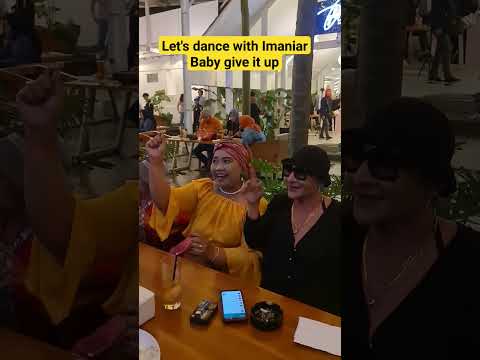 Imaniar Give it up let's dance in Laneo Cafe Bandung