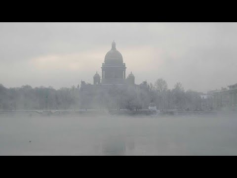 Санкт-Петербург утонул в густом тумане. Видимость в городе практически нулевая