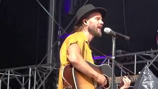 Niila - Smell The Roses & Green Light @ Mercedes Benz Open Air