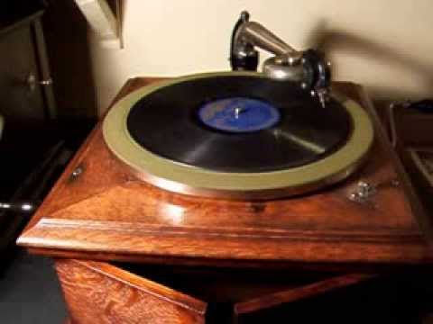 Breezin' Along with the Breeze played by the Missouri Jazz Band with Irving Kaufman 1926