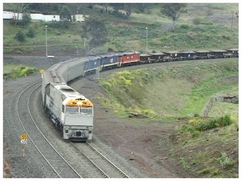 Australian diesel locomotive NR1 - initial load trials - September 1996
