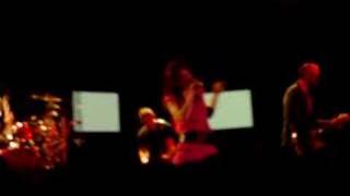 Garbage singing &quot;Right Between the Eyes&quot; in Toronto