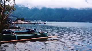 Rowing Boats Ulundanu Mountain Lake Scenery Bali