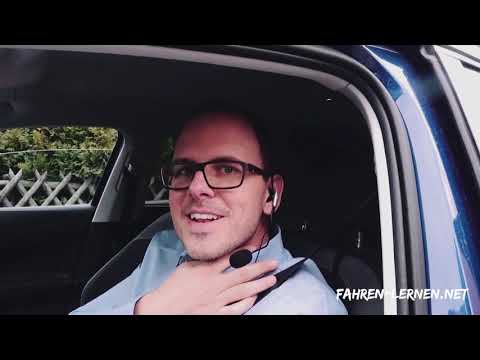 1 GRUNDSTUFE: Einstellen: Sitz,Spiegel,Lenkrad, Kopfstütze,Zündschloss,Gurt anlegen