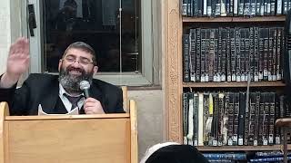 11 במרץ 2025 (רדיו כל האמת) - התמונה מוצגת ישירות מתוך אתר האינטרנט יוטיוב. זכויות היוצרים בתמונה שייכות ליוצרה. קישור קרדיט למקור התוכן נמצא בתוך דף הסרטון
